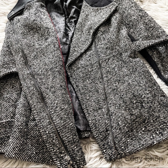 Express | Asymmetrical Knit Trimmed Boucle Coat - Picture 4 of 9